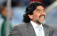 Марадона публично обозвал Дани Алвеса