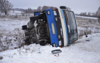 В Сумской области перевернулся автобус
