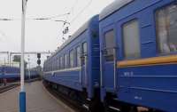 Залез на вагон поезда: под Киевом случилось ЧП