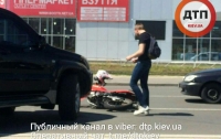В Киеве мотоциклист попал в крупную аварию