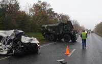 Под Львовом супружеская пара погибла под колесами военного грузовика (видео)