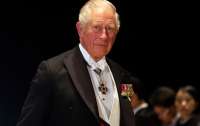 Принц Чарльз попал в центр скандала с поддельными картинами