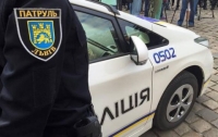 Во Львове патрульный ранил мужчину, ударившего ножом полицейского