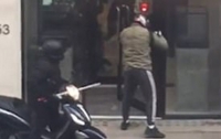 Скутеристы ограбили часовой магазин при помощи самурайского меча