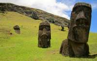 На острове Пасхи нашли еще одну древнюю статую (фото)