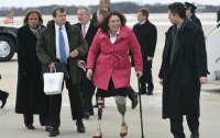 Потерявшая ноги в Ираке сенатор США стала матерью в 50 лет