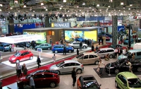 Автопроизводители отказываются от участия в автосалонах