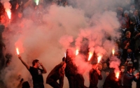 Массовое побоище футбольных фанатов в центре Киева попало на видео