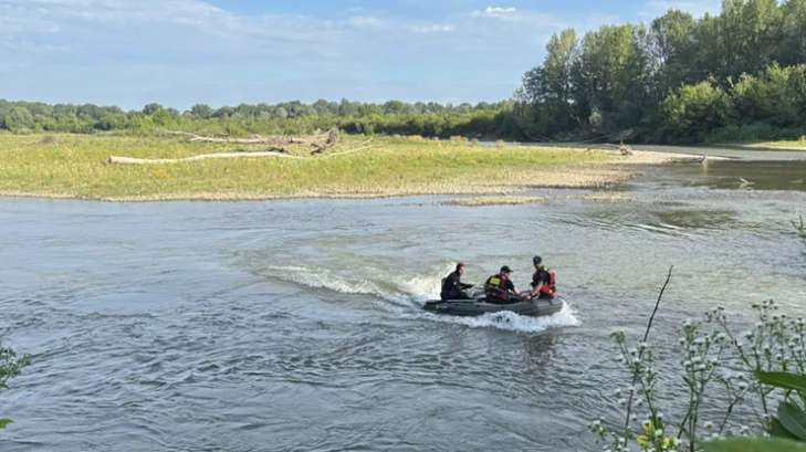 На Закарпатті шукають 10-річного хлопчика, якого віднесло течією Тиси