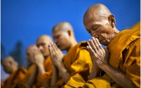 Буддисты за $67 миллионов продают вонючий храм