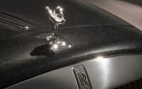 Rolls-Royce покажет в Женеве автомобиль, покрашенный алмазами