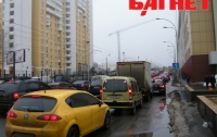 Ремонт скоростного трамвая парализовал транспортное движение в Киеве