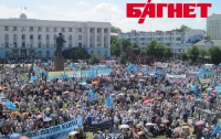 В Симферополе на Всекрымский траурный митинг собрались 20 тысяч крымских татар (ФОТО)