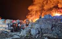 В Хорватии горит завод пластмассы: тушение может занять несколько дней
