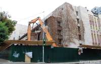 В Киеве застройщик сносит уникальное здание (видео)