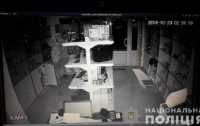 В Харькове школьники обчистили магазин техники