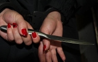 Ревнивая женщина ударила сожителя ножом, которым чистила картошку