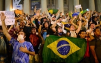 Бразильцы пользуются в политической борьбе рекламными слоганами