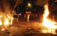 В Каире демонстранты взяли штурмом посольство Израиля  
