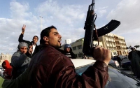 Ливийские повстанцы мешают Каддафи бежать из страны