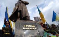 Более половины украинцев негативно оценили деятельность Степана Бандеры