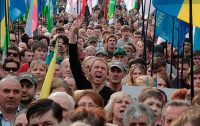Большинство украинцев не одобряют действий Рады и президента – опрос