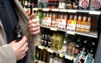 За кражу бутылки виски в Киеве мужчине светит до 4 лет тюрьмы