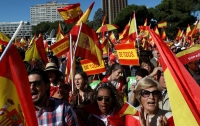 В Мадриде вышли на митинг сторонники единства страны