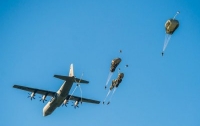 На CarolinaFest два парашютиста столкнулись в небе, один из них погиб