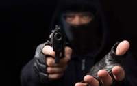 В центре Николаева средь бела дня вооруженные грабители напали на мужчину
