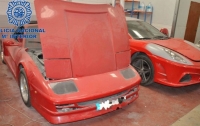 Жулики переделывали старые авто Toyota в новые Ferrari (Видео)