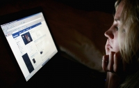 Facebook будет читать переписку, чтобы предотвратить суициды