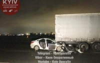 Страшное ДТП в Киеве: Uber влетел в грузовик