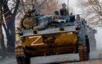 Росія стягує війська і військову техніку до кордону з Україною