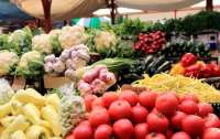 Україна заборонить імпортувати з Польщі фрукти та овочі