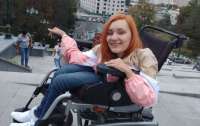 Украли инвалидную коляску у девушки в Харькове