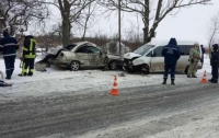 Страшное ДТП возле Львова: столкнулись два авто, погибла женщина