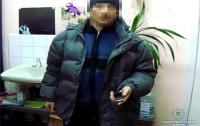 Мужчина ограбил спящих пациентов киевской больницы