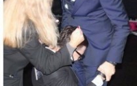 Украинский журналист упал на колени перед Леонардо ди Каприо (ВИДЕО)