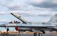 США заборонили українським пілотам навчатися на винищувачах F-16, – NYT
