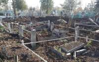 Окупанти обстріляли кладовище у Краматорську (фото)