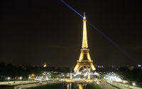Эйфелева башня уже три дня не работает