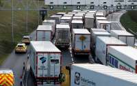 На границе Беларуси и ЕС скопилось более 2 700 грузовиков