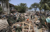 В Индонезии случилось землетрясение силой 7,4 балла