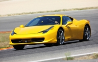Ferrari 458 Italia назван лучшим авто по версии Robb Report Car of the Year (ФОТО)