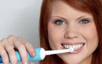Каждому человеку необходимы две зубные щетки, - стоматолог