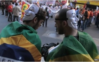 Бразильцам запретили одевать маски на мессу Папы Римского