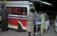 Жуткая авария в Пакистане: автобус упал с моста, погибли 27 человек