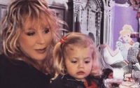 Пугачева показала младшую дочь