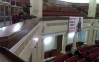 Двери в Верховной Раде заблокировала охрана, а не оппозиция 